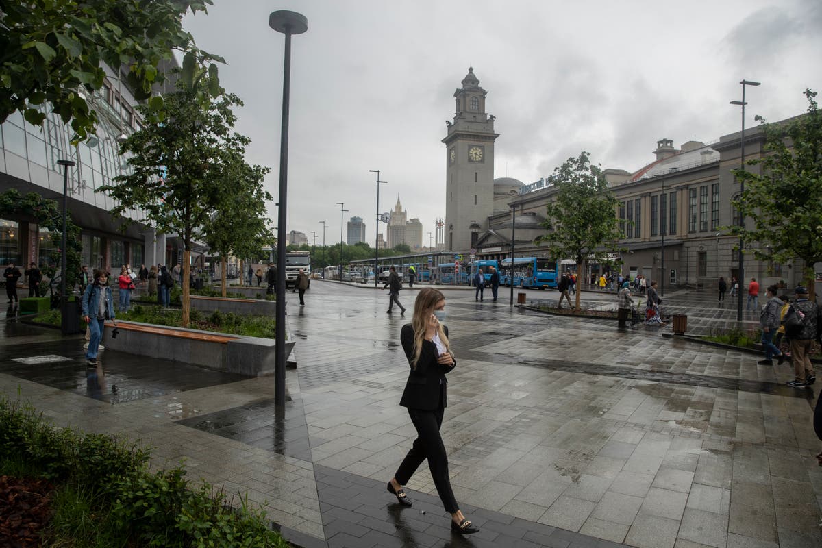 Moscow orders new restrictions as COVID-19 infections soar Moscow orders new restrictions as COVID-19 infections soar