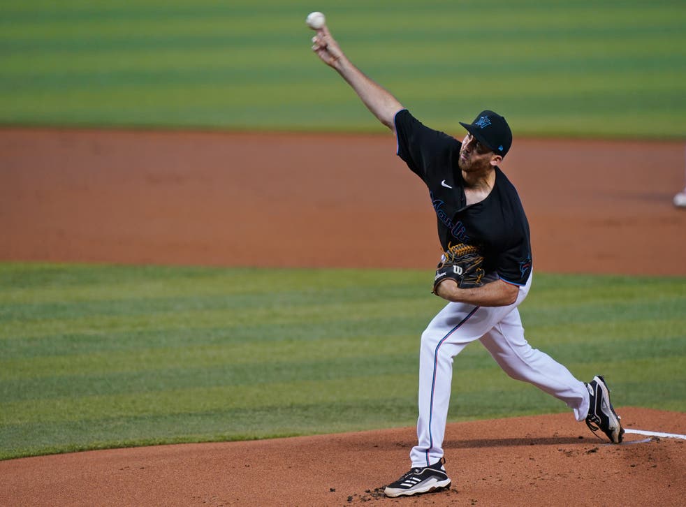 BRAVOS-MARLINS