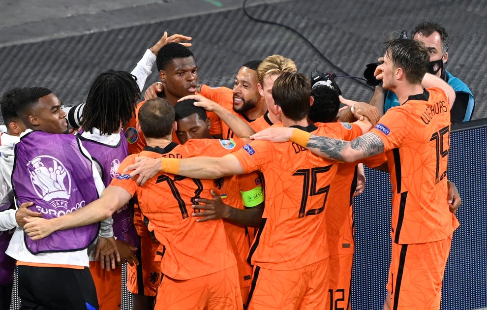 Denzel Dumfries goal gives Holland victory after Ukraine ...