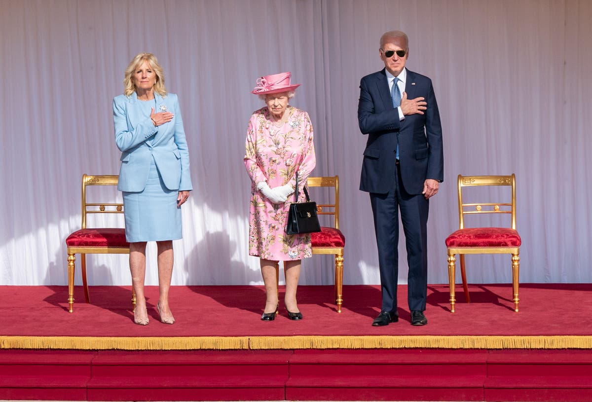 Royal expert claims Biden broke etiquette rules by wearing sunglasses to meet the Queen