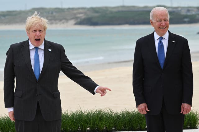 <p>Boris Johnson y Joe Biden en el G7 en Cornwall</p>