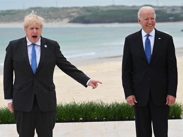 <p>Boris Johnson y Joe Biden en el G7 en Cornwall</p>