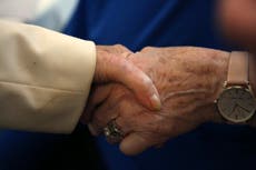 NY Holocaust survivors celebrated at concert after isolation