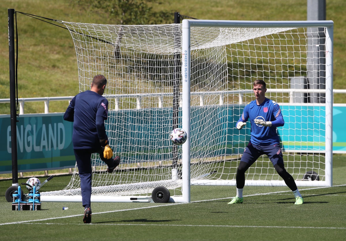 ‘Bring it home’ – Injured Dean Henderson issues rallying cry to England
