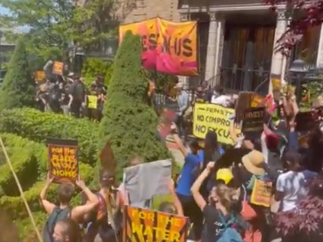 <p>Climate protesters at California Democratic Senator Dianne Feinstein’s house this week</p>