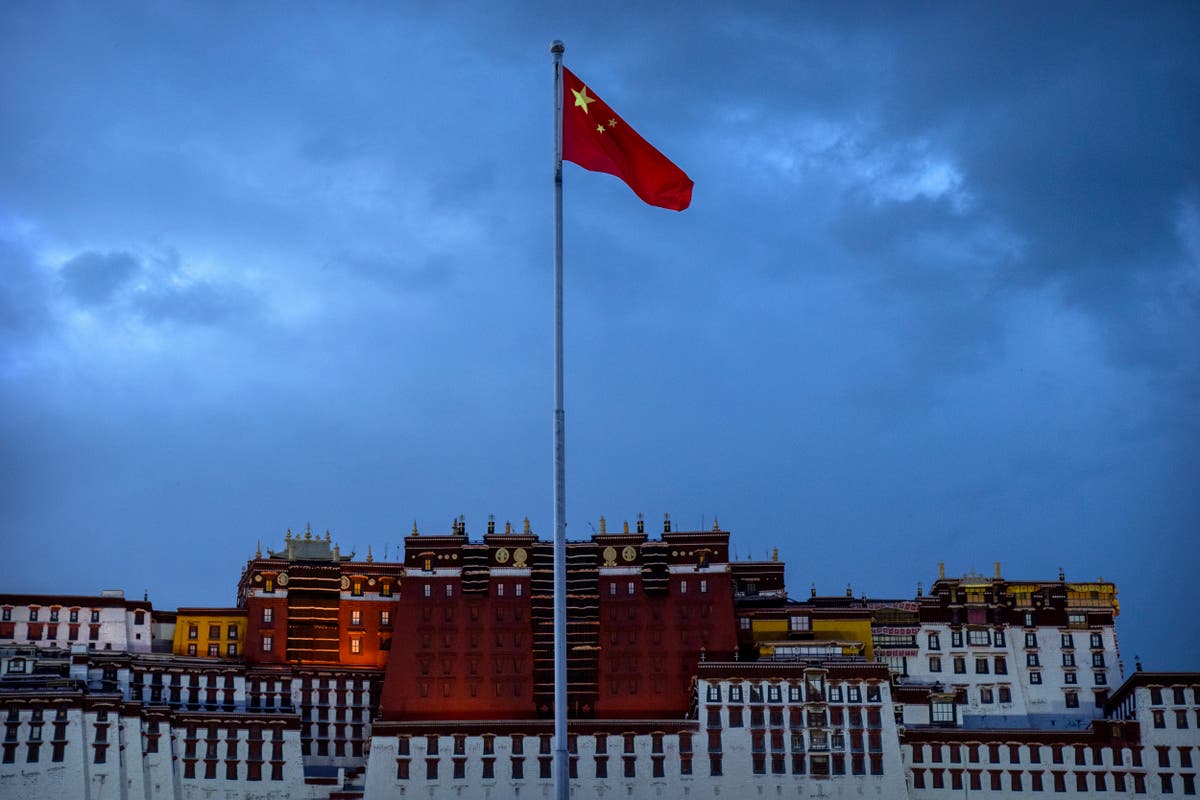 China offers glimpse of Tibetan life without the Dalai Lama