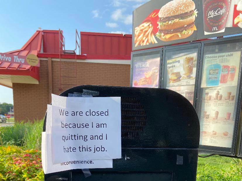 McDonald's worker's 'quitting' sign sparks online debate about restaurant staff struggles | indy100