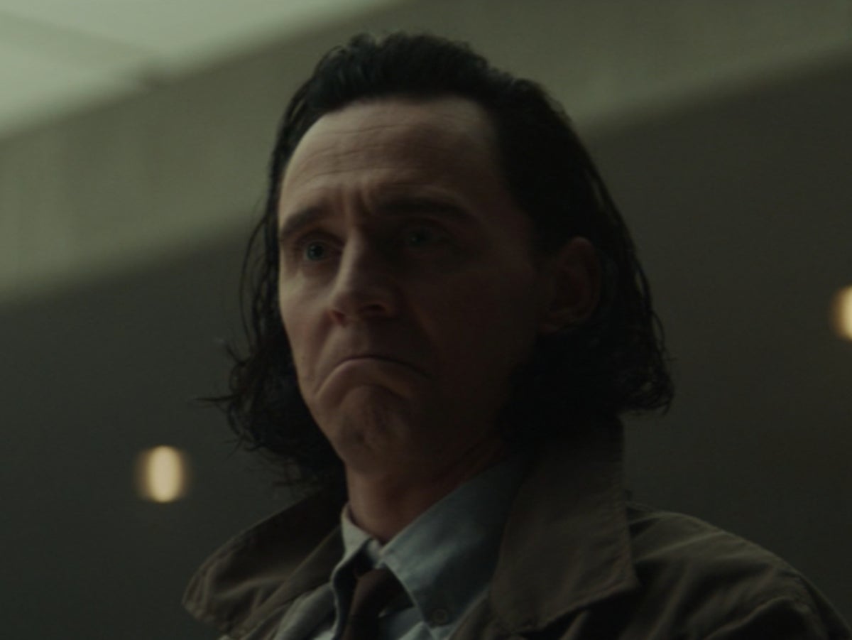 Loki episode 2 viewer picks up on 'weird' Tom Hiddleston Photoshop image in episode 2 | The Independent Loki episode 2 viewer picks up on 'weird' Tom Hiddleston Photoshop image in episode 2 | The Independent