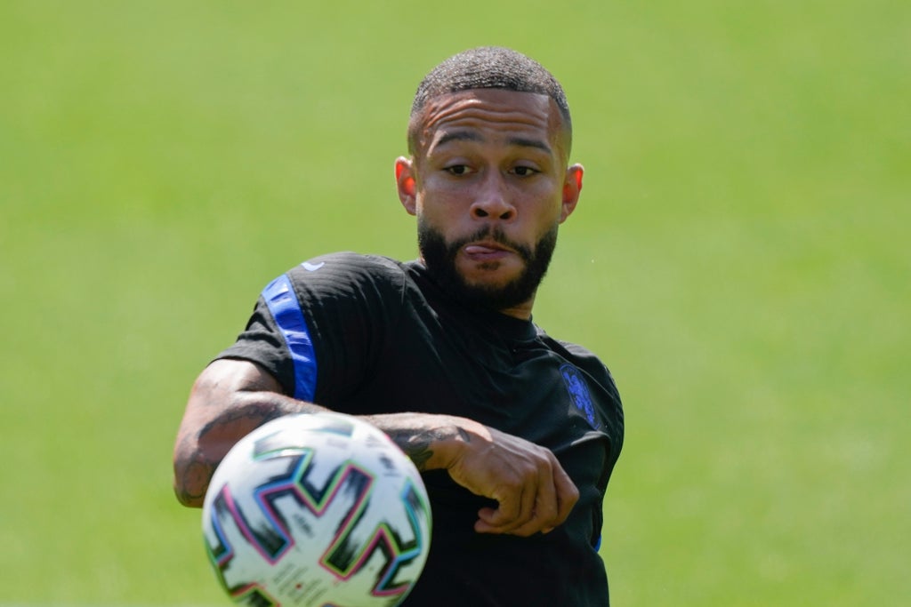 Memphis Depay fully focused on Netherlands amid transfer speculation