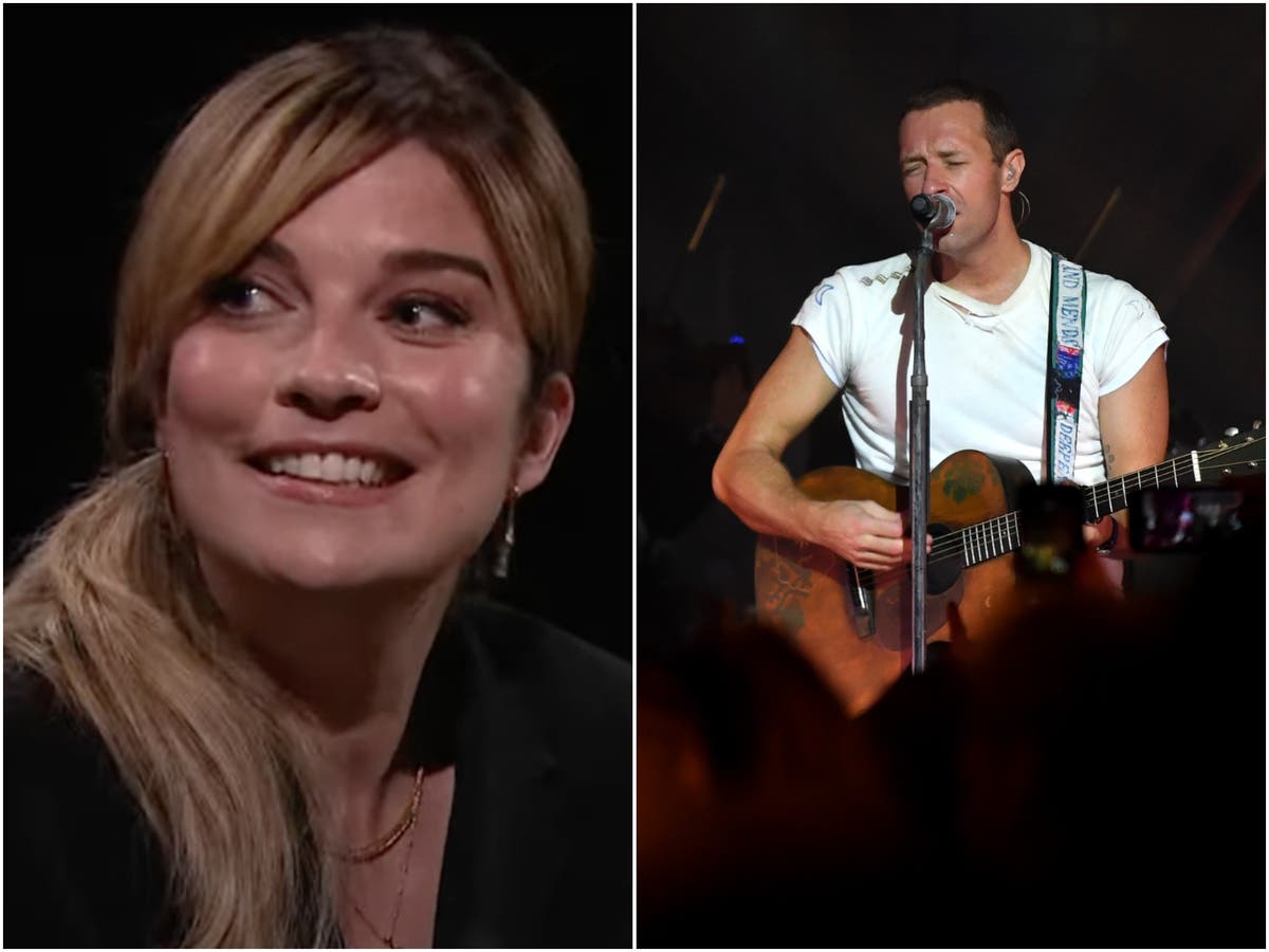 Annie Murphy Reveals She Once Licked Chris Martin's Sweat Off Her Hand at a  Coldplay Concert