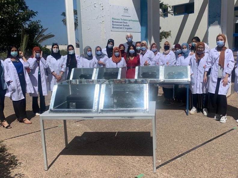 <p>20 young female technicians from Morocco's Souss-Massa region were trained to make solar cookers. Traditionally, wood and butane gas are used, especially in the rural world, for cooking, despite their negative impact on people's health and the environment</p>