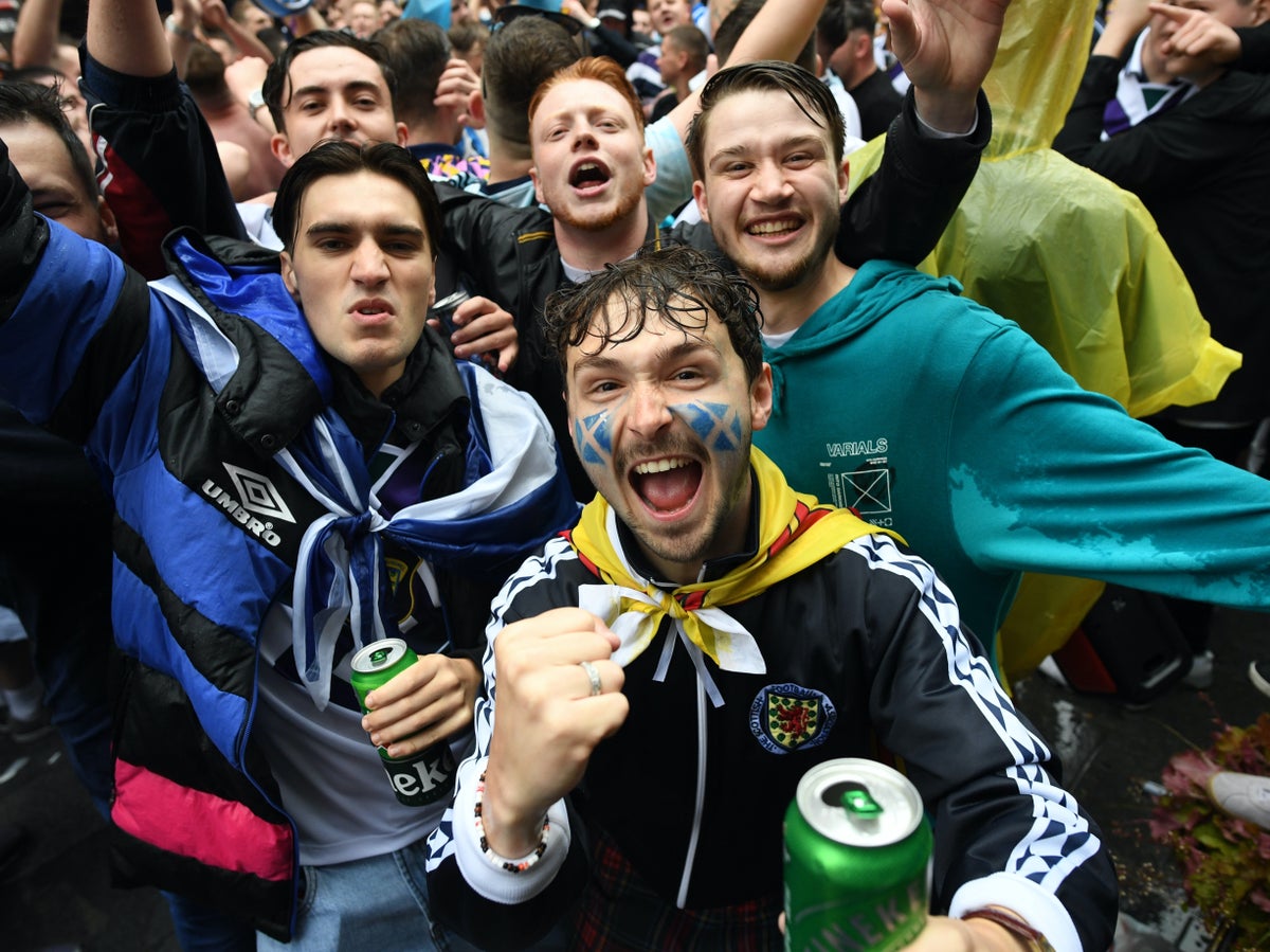 Party Scotland fans jubilant in London, as Tartan Army point in draw with | Independent
