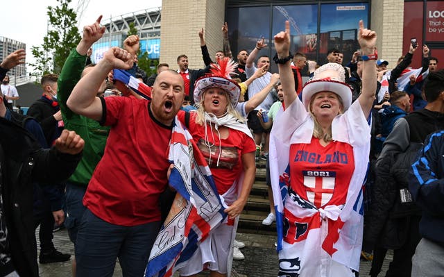 <p>Fans de Inglaterra fuera de Wembley</p>