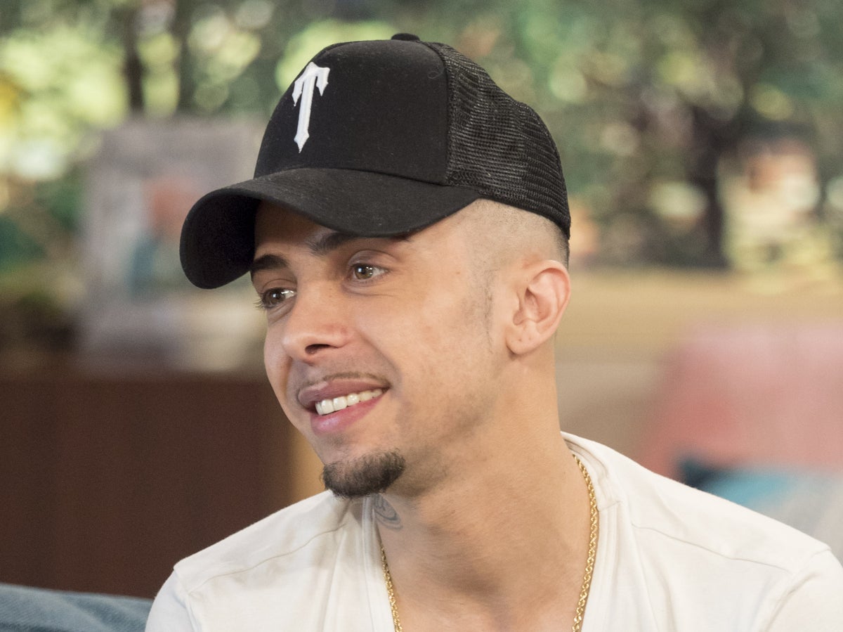 Dappy Saves Man S Life After Talking Him Down From Tower Bridge And Telling Him He Is Precious The Independent