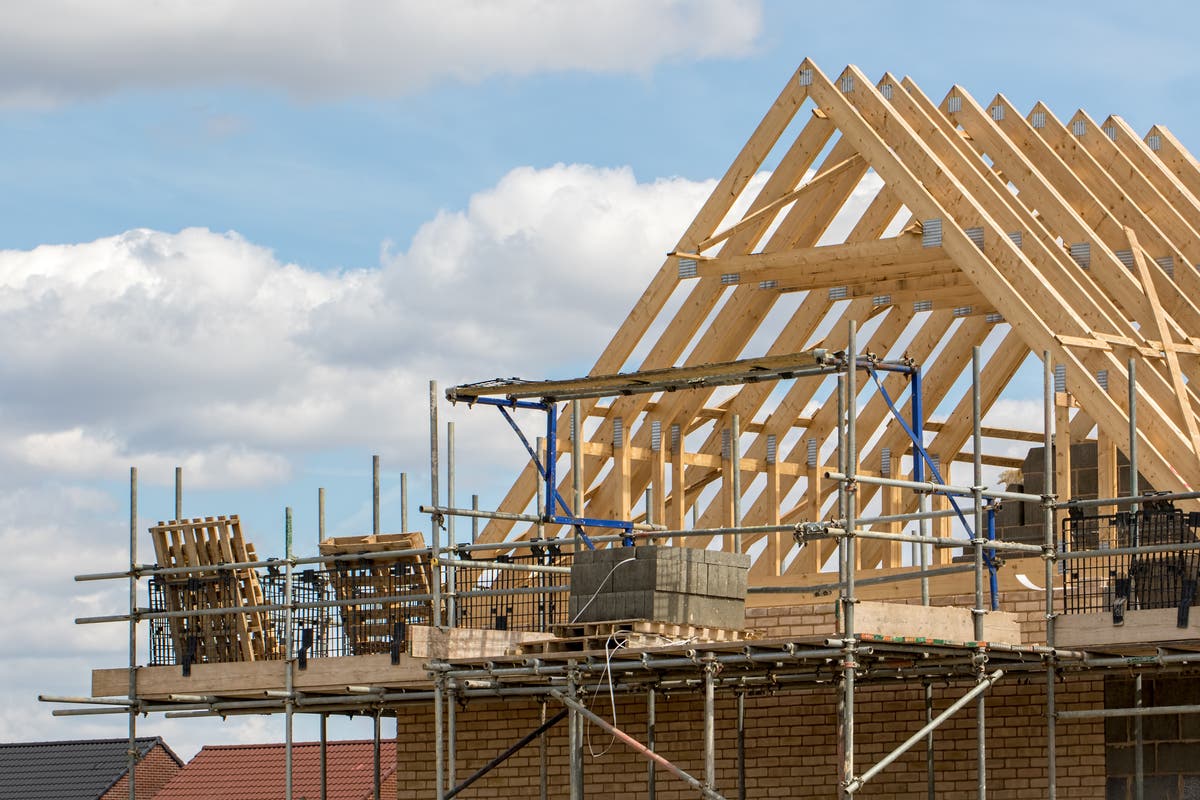Labour launches push to block government&rsquo;s housebuilding reforms