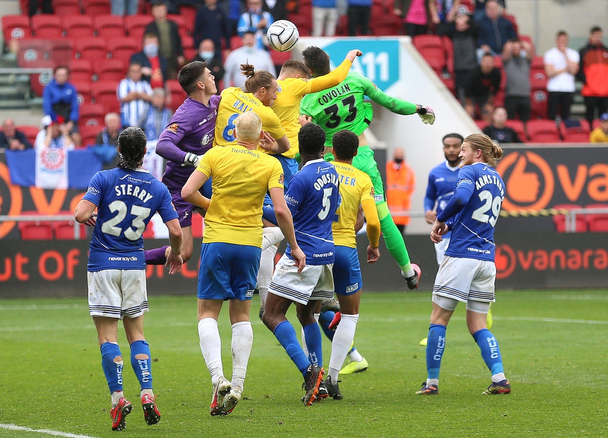 Torquay stopper Lucas Covolan joins list of keepers to score dramatic goals
