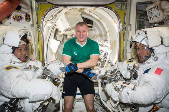 <p>Russian cosmonaut Oleg Novitskiy (middle) poses with Expedition 50 Commander Shane Kimbrough of NASA (left) and Flight Engineer Thomas Pesquet of ESA (European Space Agency) (right) prior to their spacewalk 24 March, 2017</p>
