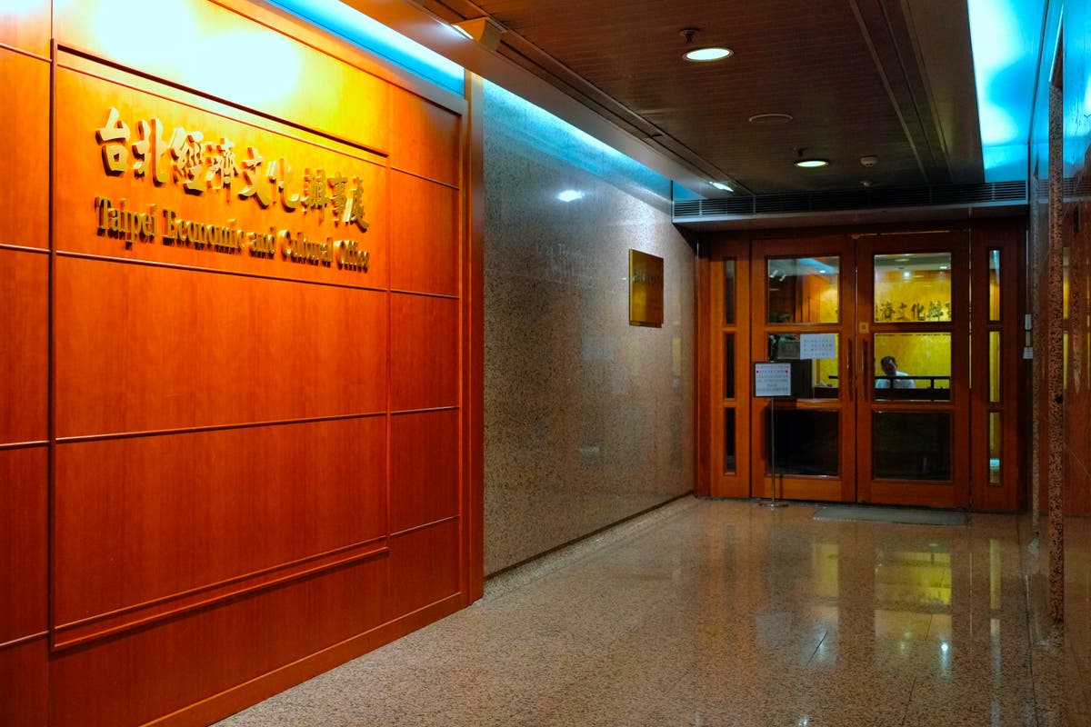 Taiwan to maintain Hong Kong office despite visa problems