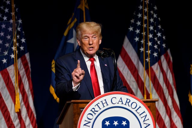 <p>El ex presidente de los Estados Unidos, Donald Trump, se dirige a la convención estatal NCGOP el 5 de junio de 2021 en Greenville, Carolina del Norte. La Cámara pronto podría votar para revocar tres reglas de la era Trump.</p>
