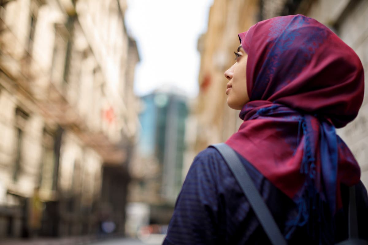 The French muslim females who are not frightened to have on headscarves