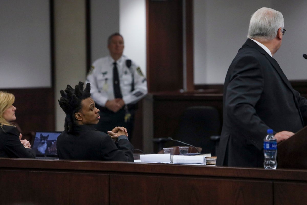 Florida man wraps up his own defense in double-murder trial ...
