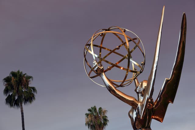 <p>Emmy statue</p>