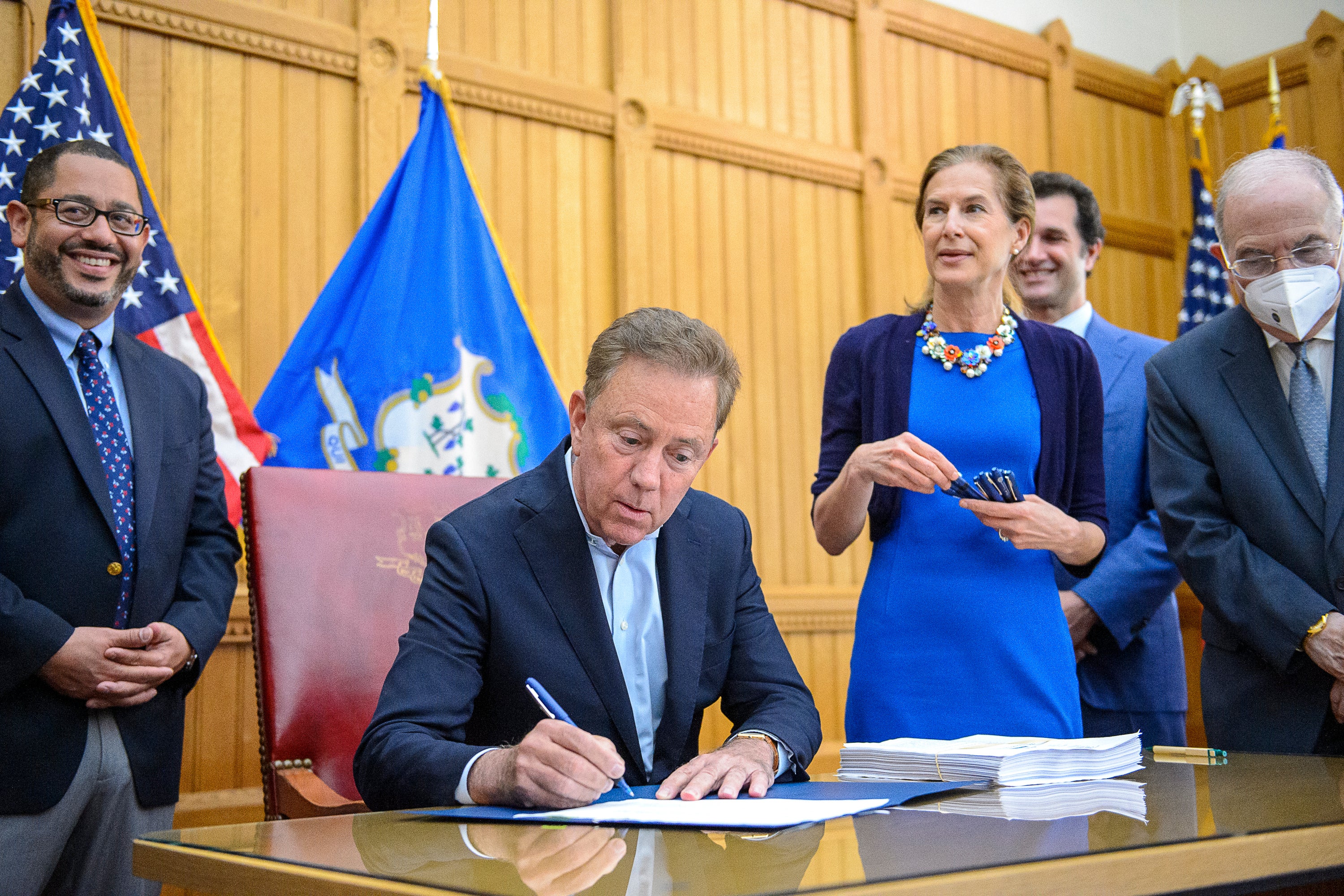 Ned Lamont signs bill allowing 21-year-olds and over to use weed