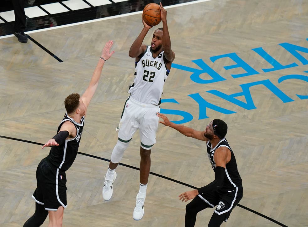 BUCKS-HAWKS