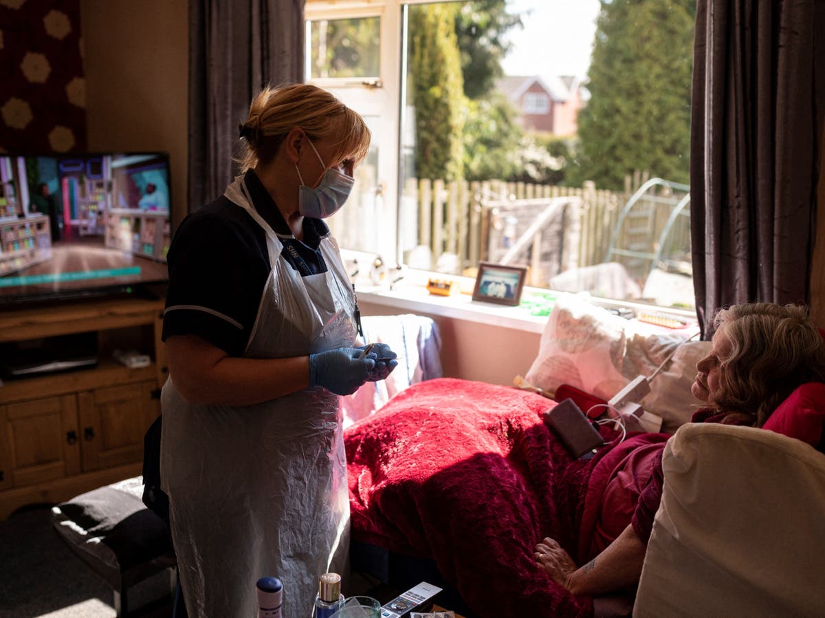 Almost 40% of Covid sufferers still experiencing persistent symptoms after 12 weeks, study finds Almost 40% of Covid sufferers still experiencing persistent symptoms after 12 weeks, study finds