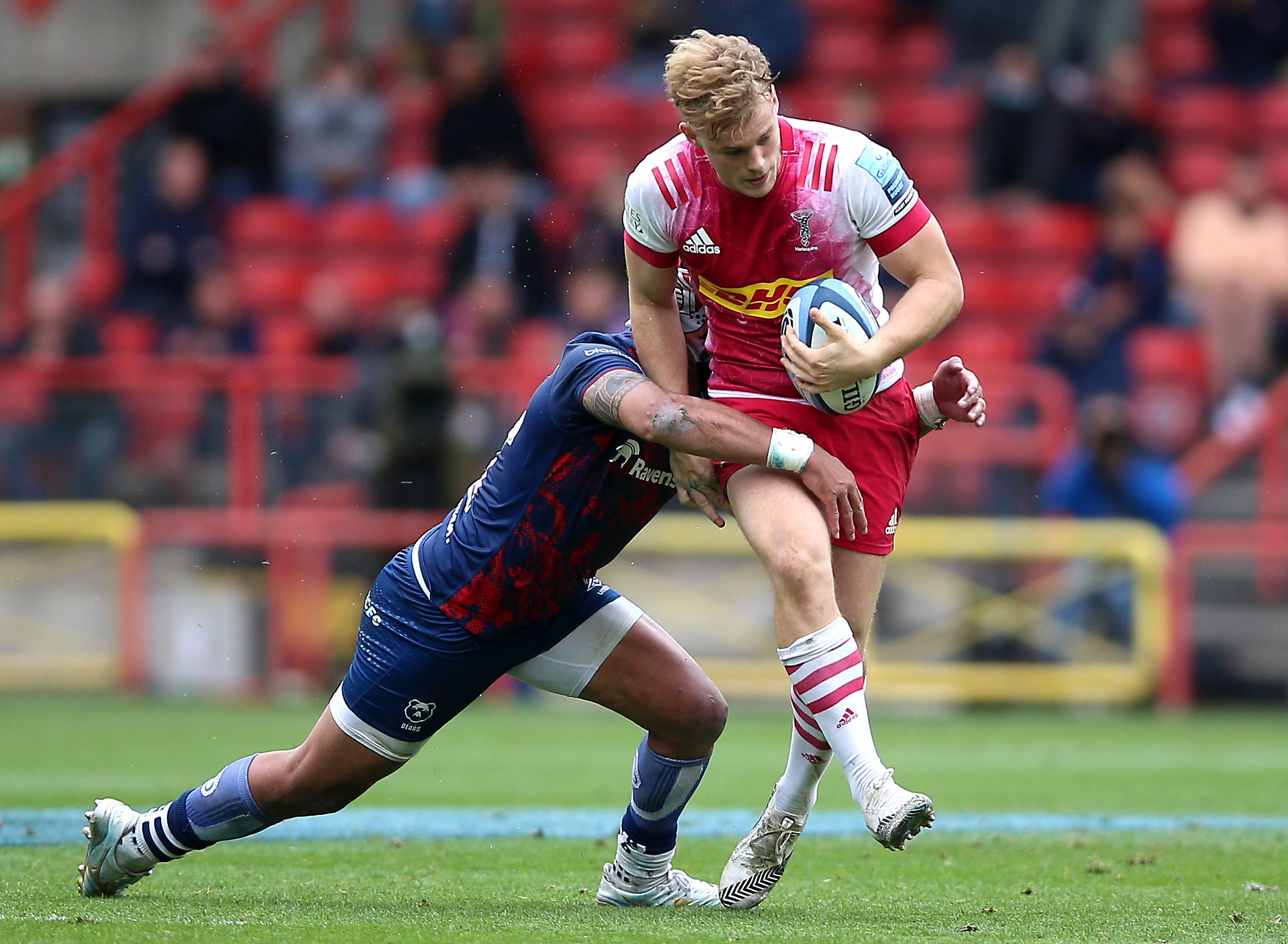 Louis Lynagh in action for Harlequins