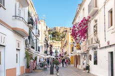 Spain reimposes PCR test requirement for British tourists