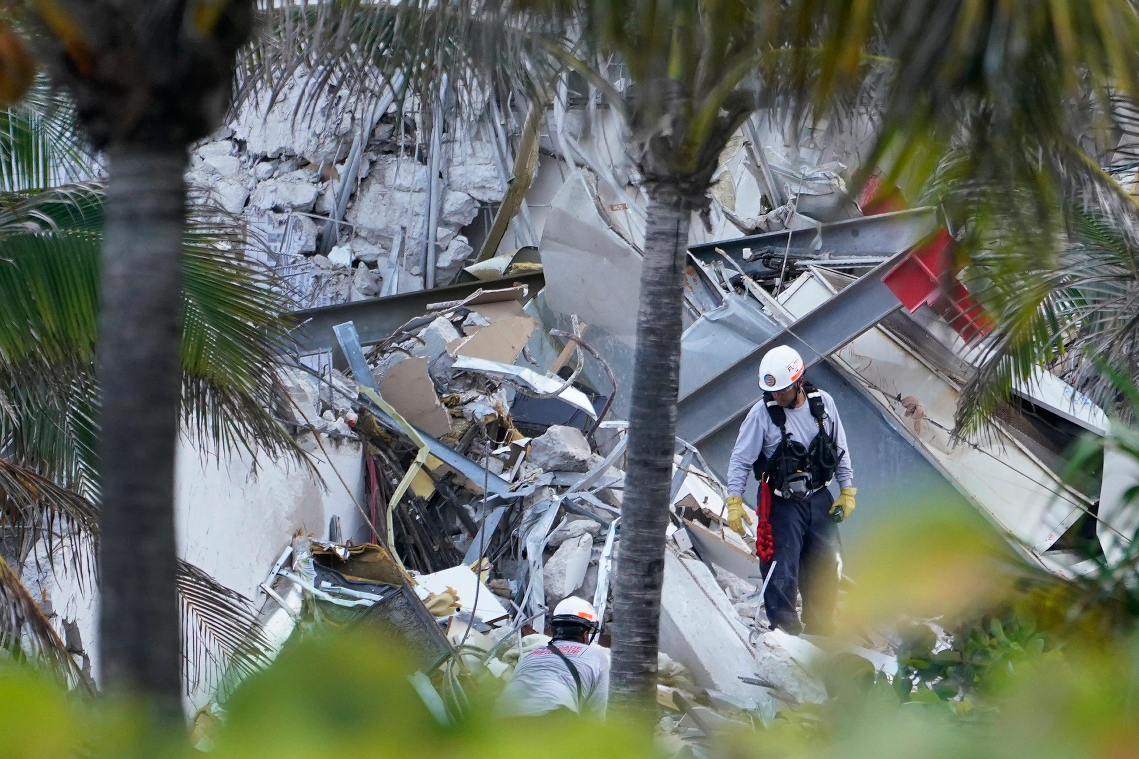 APTOPIX Building Collapse Miami