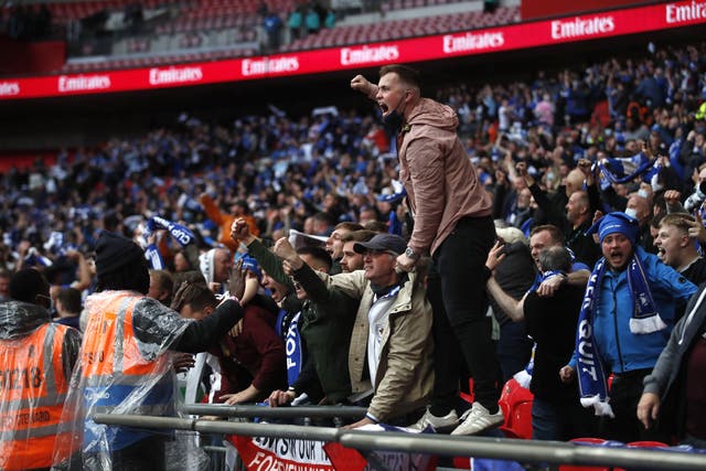 <p>Fans at the FA Cup final between Leicester and Chelsea</p>