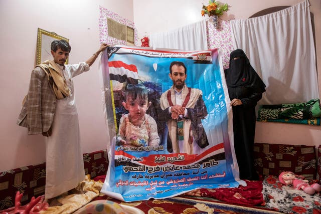Yemen Father and Daughter