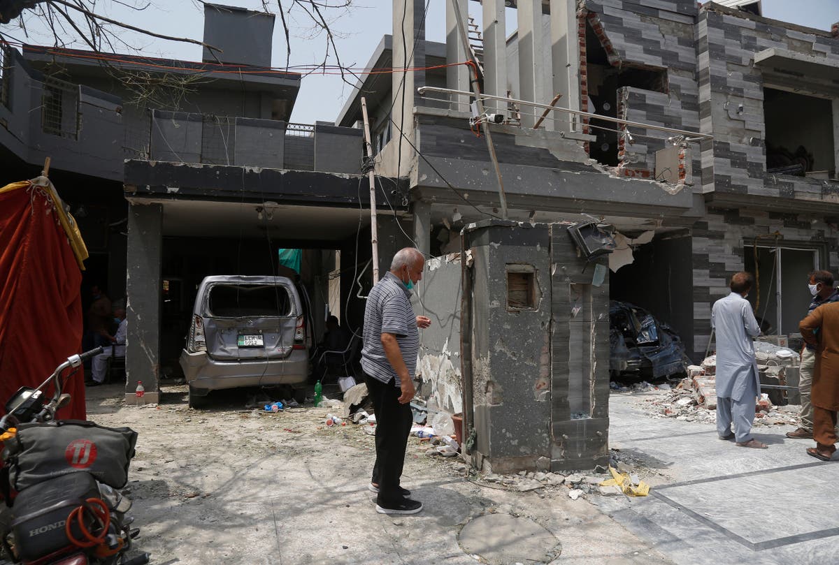 Pakistan arrests more suspects in deadly car bomb attack