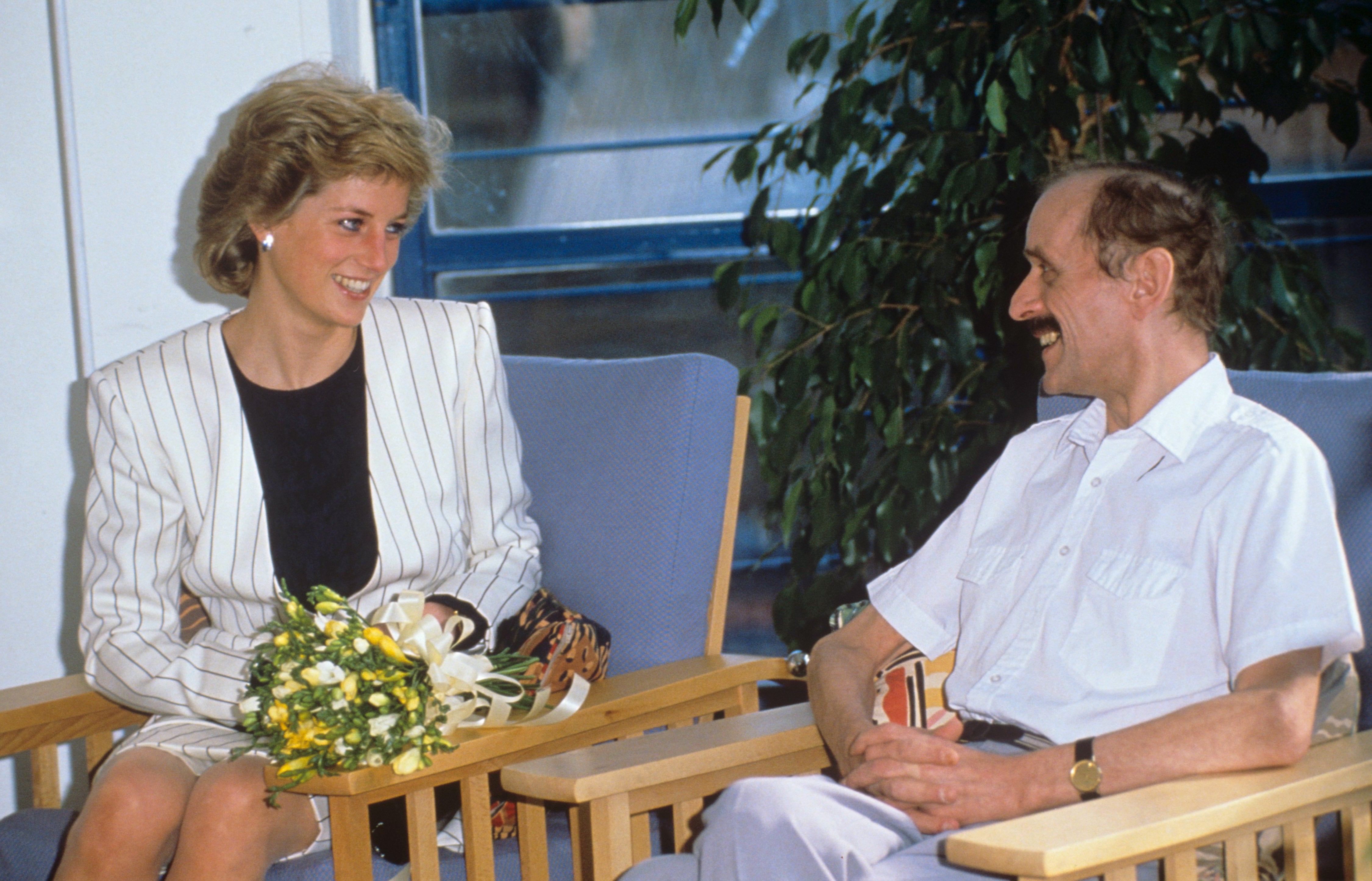 Princess Diana meeting patients with AIDS at the Lighthouse Centre in London in 1989.