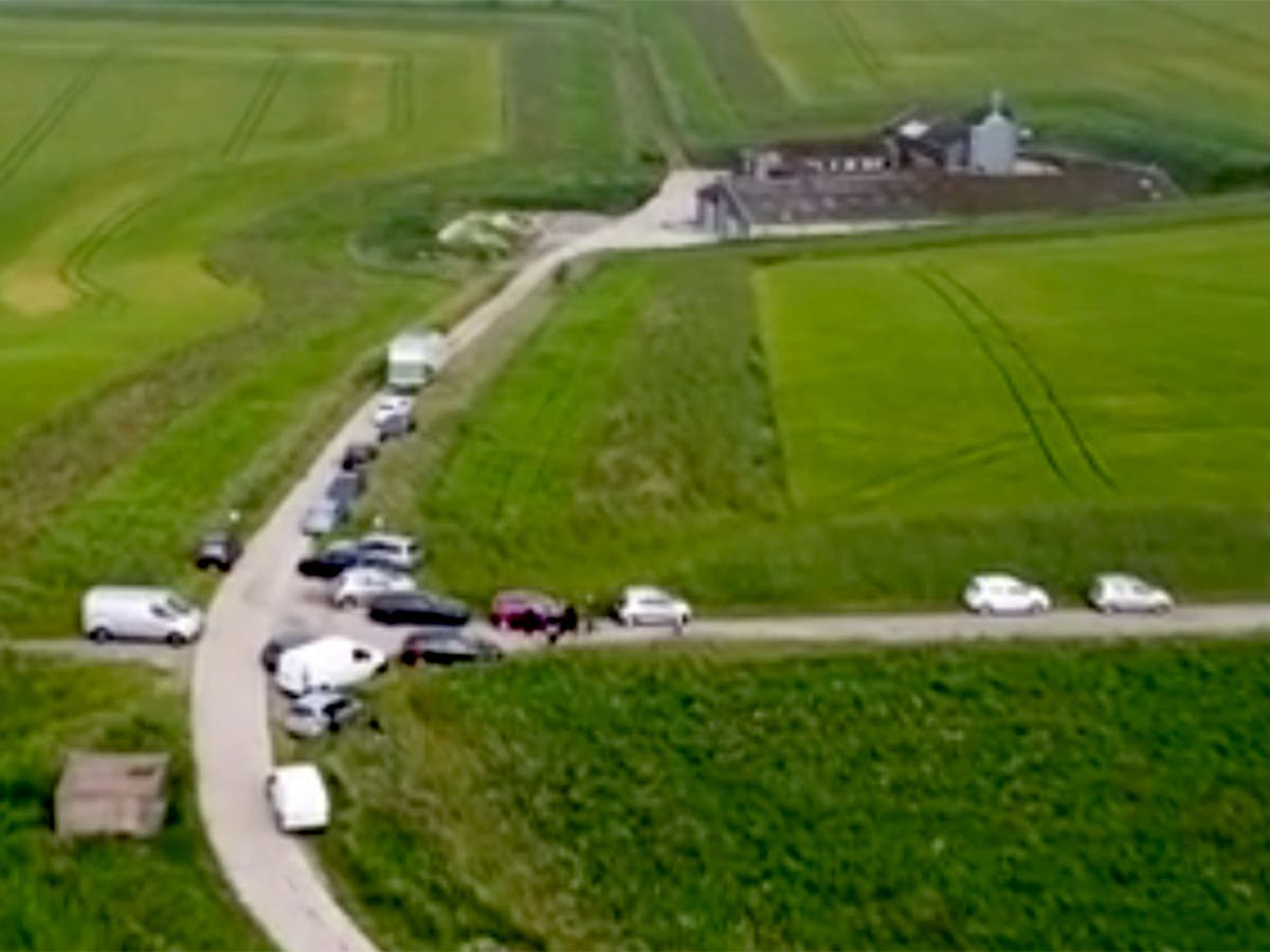 Police swoop on ongoing illegal rave in Sussex