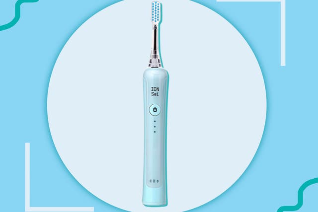 <p>The brush uses negative ions to attract plaque, while also suppressing future build-ups</p>