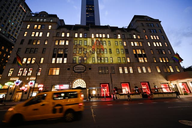 Marc Jacobs Fashion Show Projected on Bergdorf Goodman