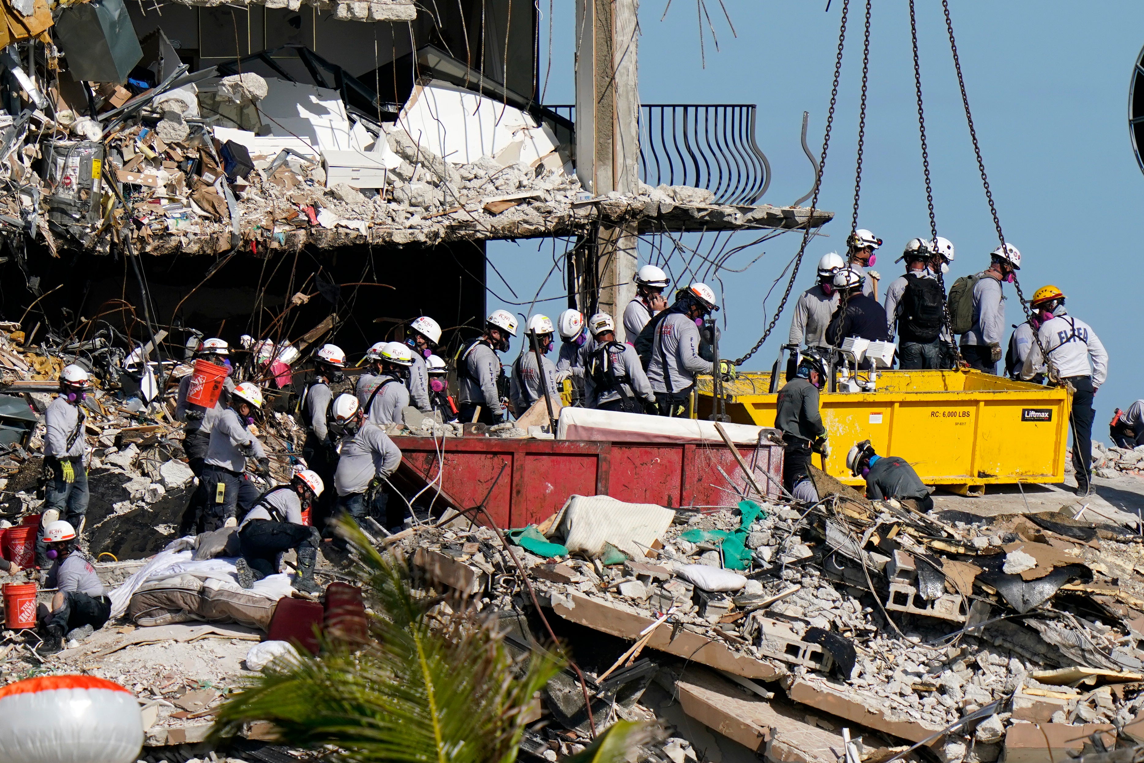 Building Collapse Miami Rescuers