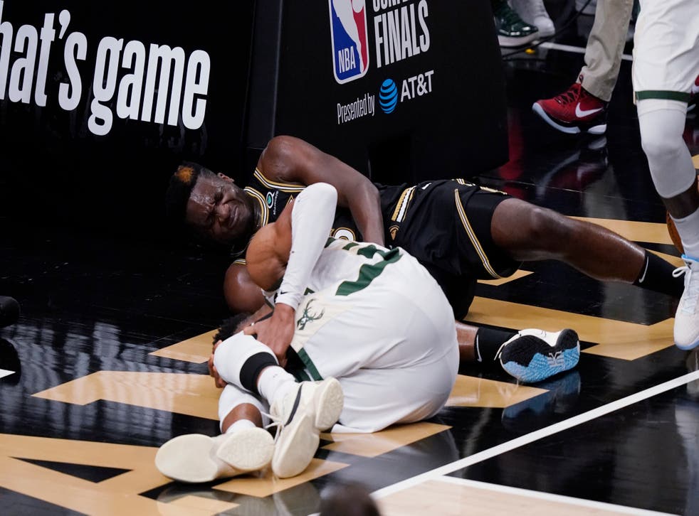 BUCKS-HAWKS