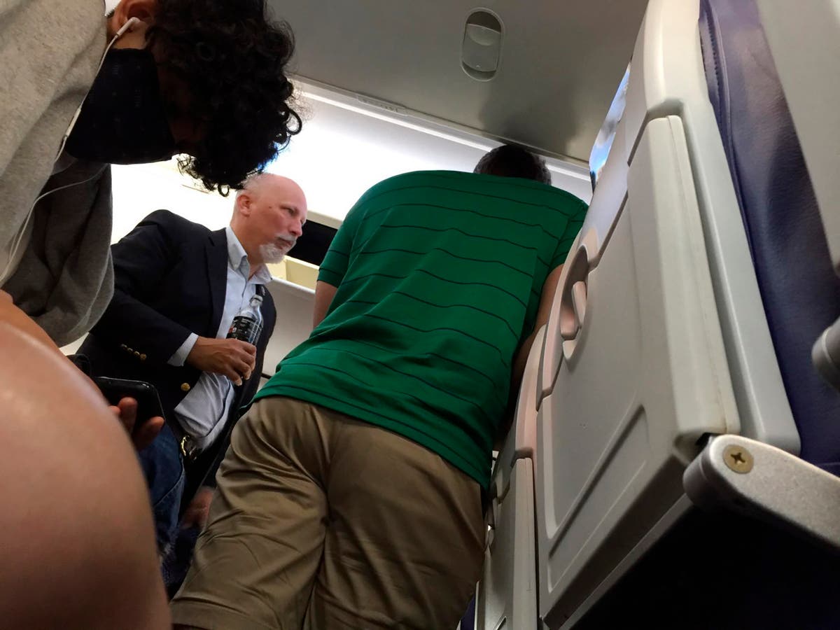 GOP congressman flouts mask rules on airline flight to Texas