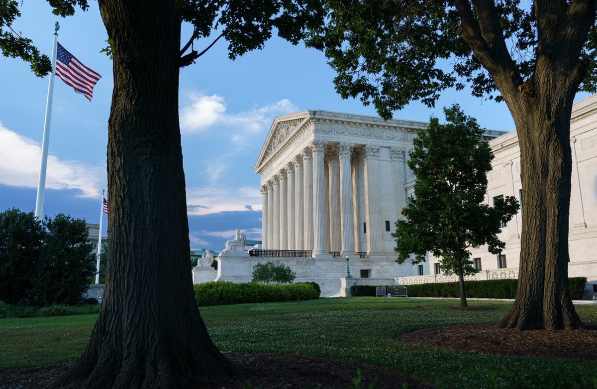 Justices turn away florist who refused same-sex wedding job