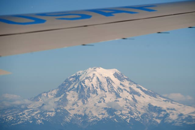 <p>Mt Rainier seen from Air Force One in 2012</p>
