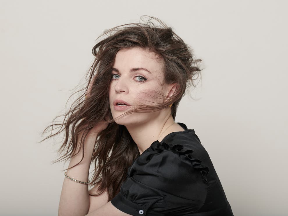 Aisling Bea: ‘A lot of top female comedians have absent or dead fathers ...