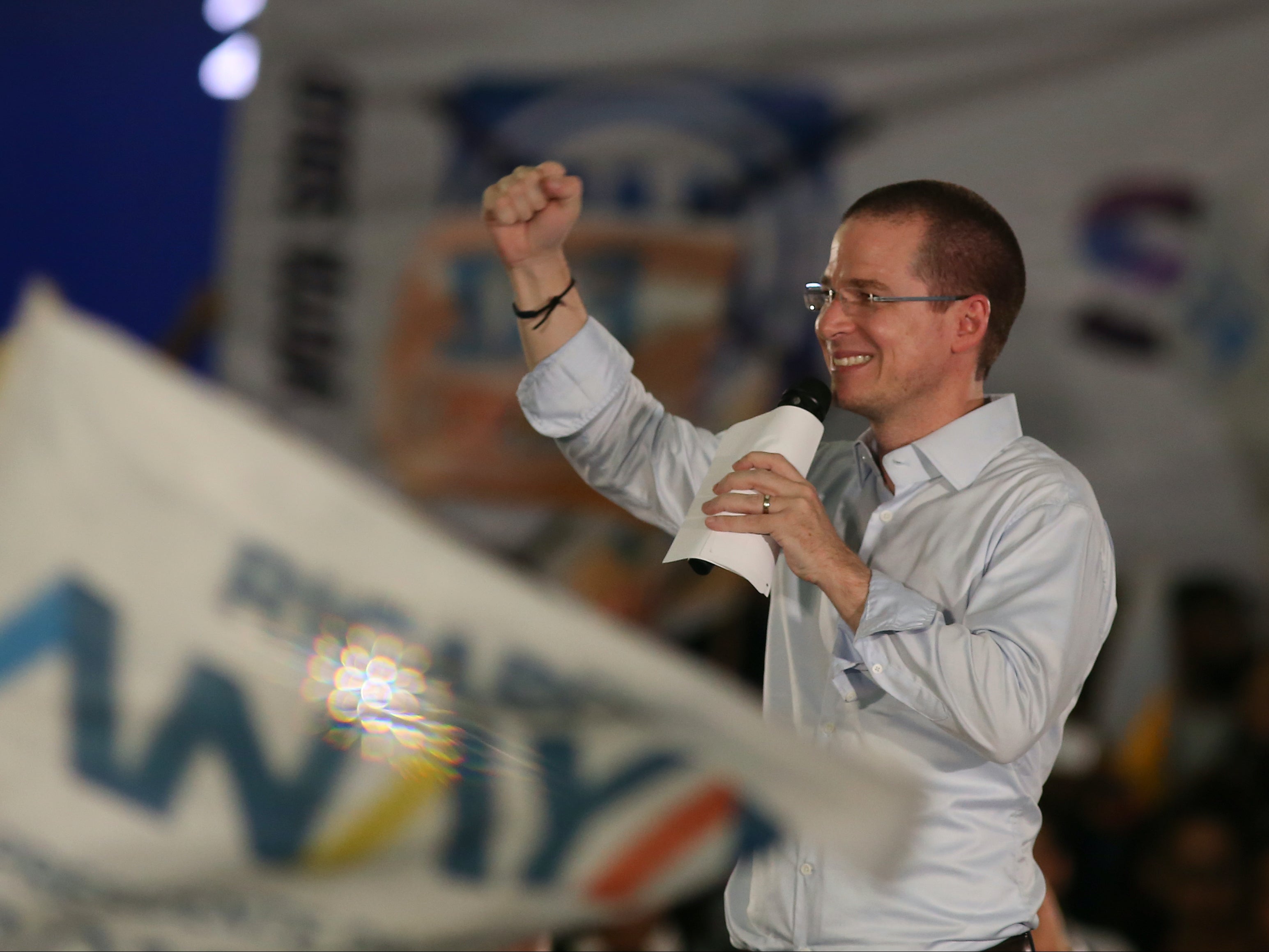 <p>Anaya publicó un video en sus redes sociales donde exhibió las promesas que AMLO no ha cumplido.</p>