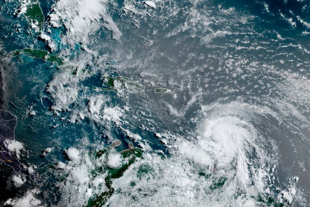 <p>El huracán Elsa avanza por el Caribe</p>