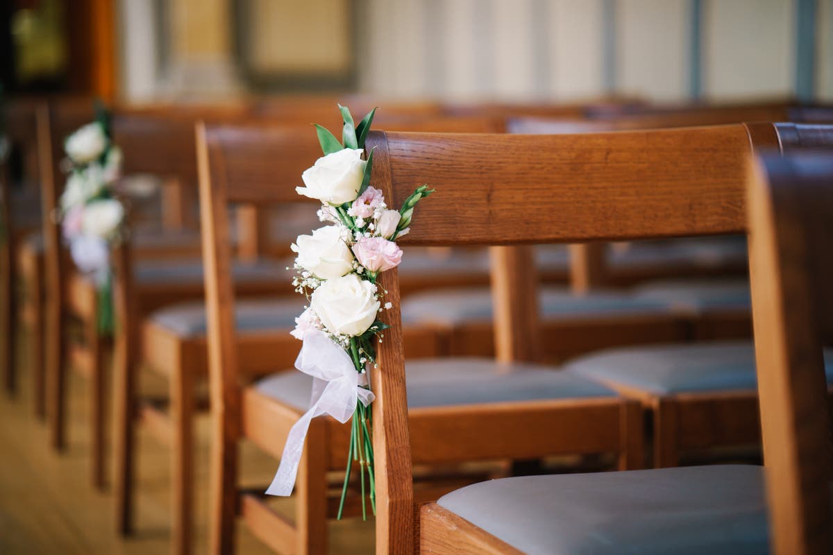 Groom dies at the altar as his bride is walking down the aisle with their son