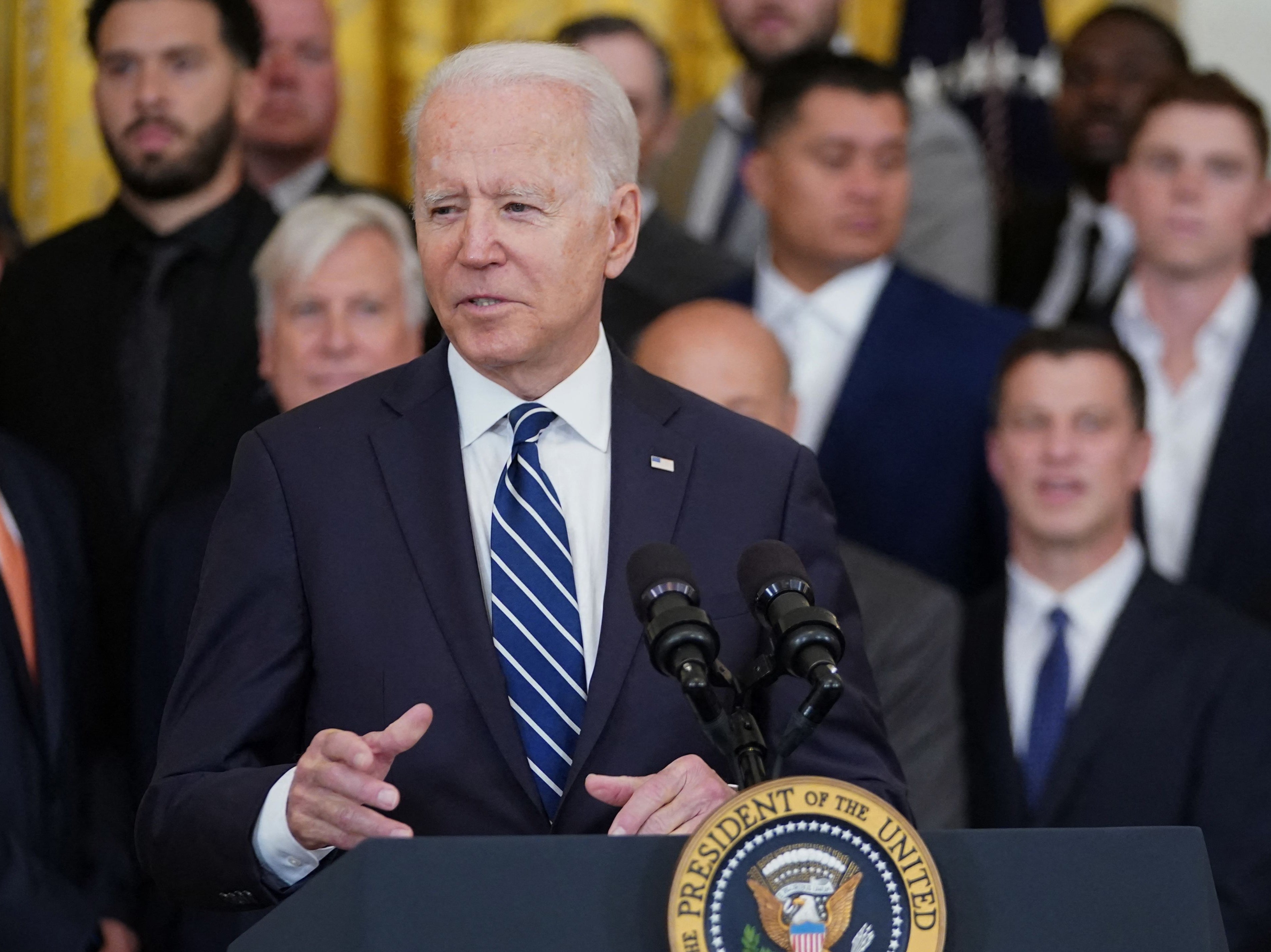 <p>El presidente de los Estados Unidos, Joe Biden, habla durante un evento en honor a los Dodgers de Los Ángeles y su Campeonato de la Serie Mundial 2020 en el East Room de la Casa Blanca en Washington, DC el 2 de julio de 2021. El presidente ha dicho que no quiere hablar de 'negativo 'cosas durante un prensatelas el viernes 2 de julio de 2021.</p>