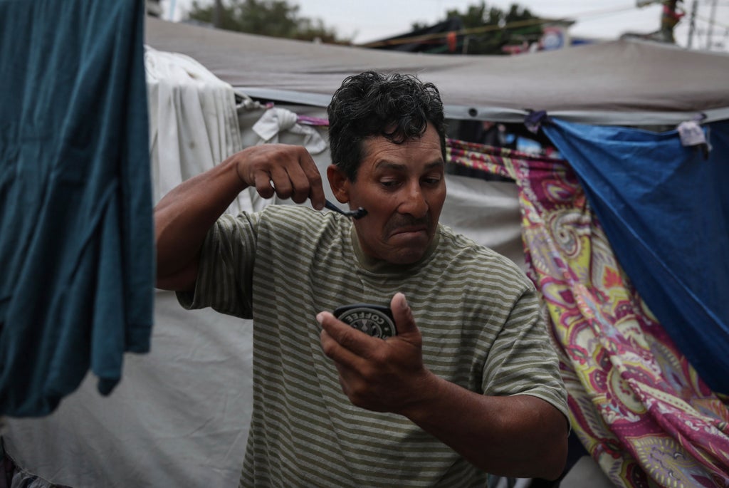 Conditions worsen at asylum seekers' camps in north Mexico